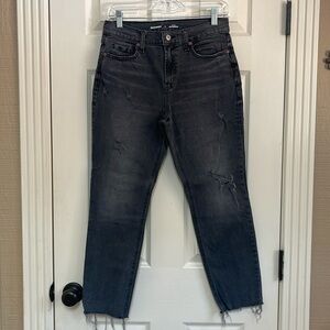 Old Navy size 4 black distressed mid-rise boyfriend jeans. Great condition!